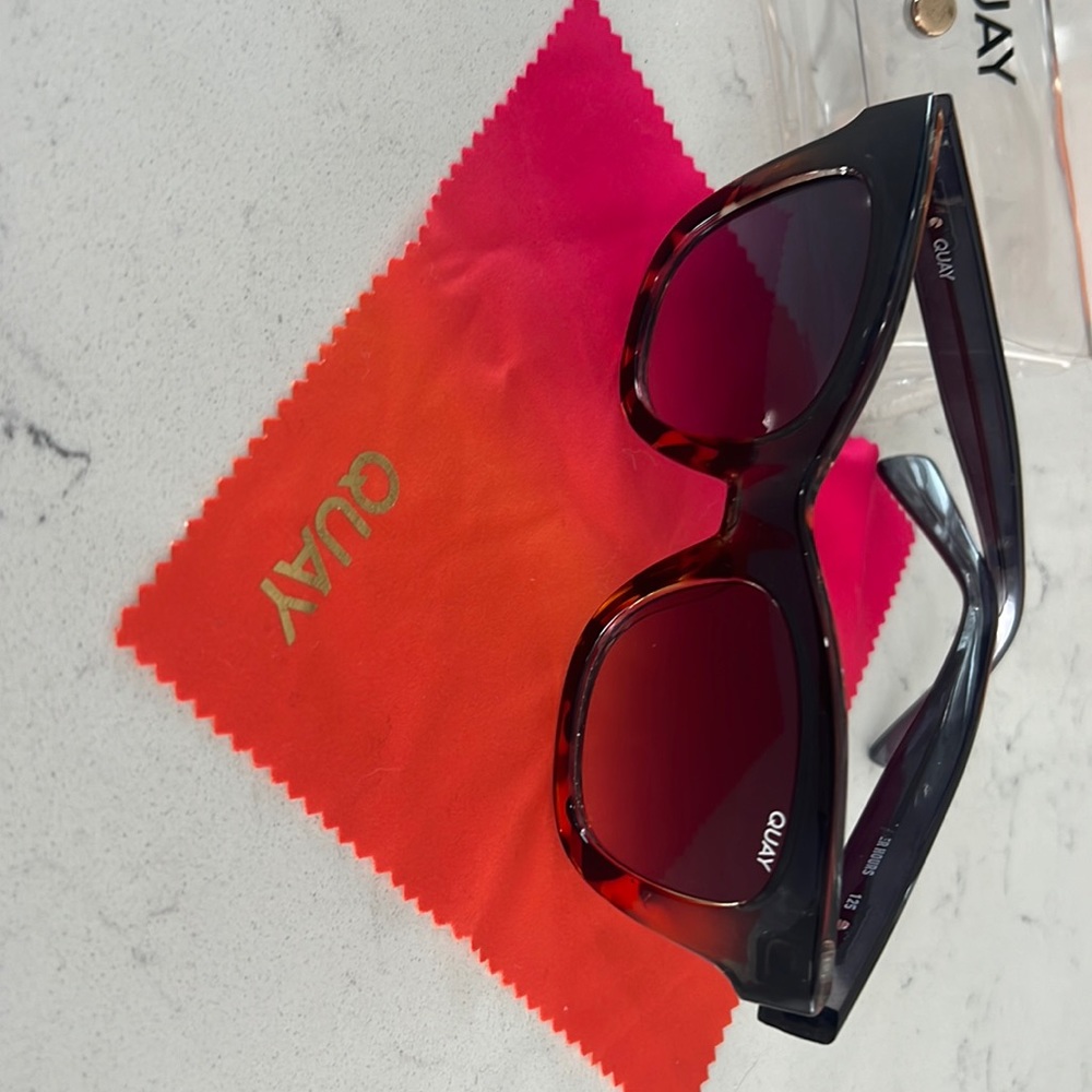 QUAY Sunglasses